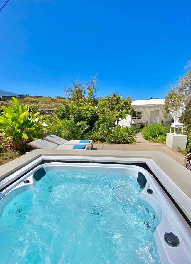 Casa rural para 3 personas, con piscina además de vistas y jardín en La Orotava - 2