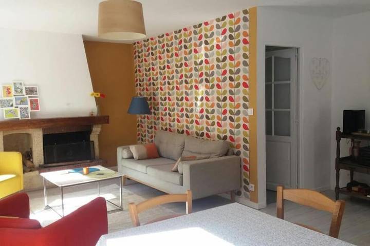 Location de vacances pour 6 personnes, avec jardin et piscine ainsi que terrasse et vue à Maubec - 3