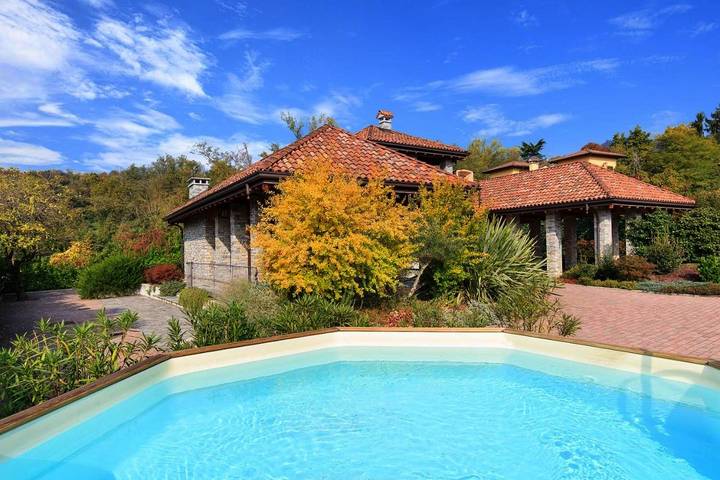 Villa pour 8 personnes, avec jardin et jacuzzi ainsi que sauna et piscine à Comune di Verbania - 2