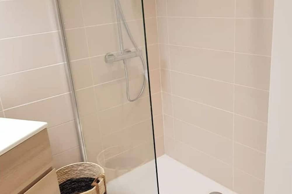 Hel lejlighed, Air-conditioned studio in city center with sea view in Juan-les-Pins, Antibes