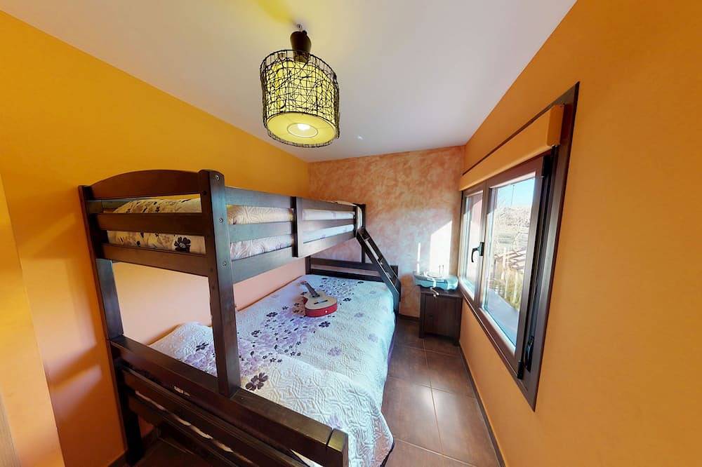 House with swimming pool near Lagunas de Villafáfila and Urueña in San Pedro de Latarce, Valladolid Provinz