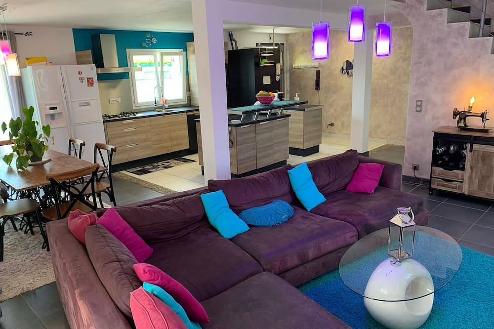 Luxury rooms with swimming pool in Moëlan-sur-Mer, Quimper region