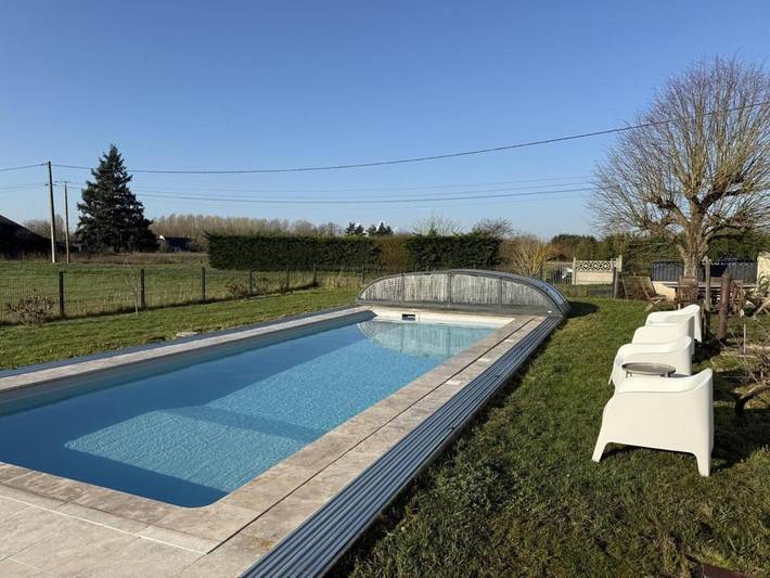Location de vacances pour 9 personnes, avec terrasse ainsi que piscine et jardin à La Chapelle-sur-Loire