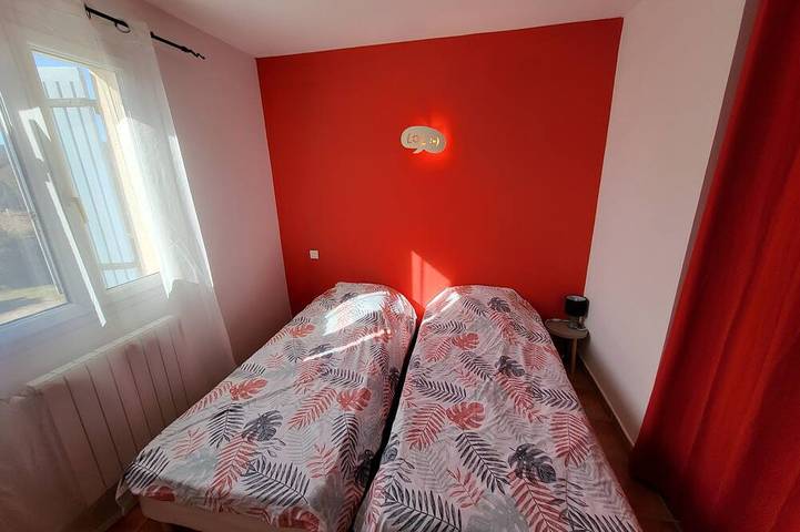 Villa at the foot of Mont Ventoux for 7 people in Malaucène with private pool in Malaucène, Parc naturel régional du Mont-Ventoux