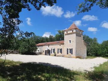 Gîte pour 8 personnes, avec jardin ainsi que piscine et terrasse, animaux acceptés à Crégols