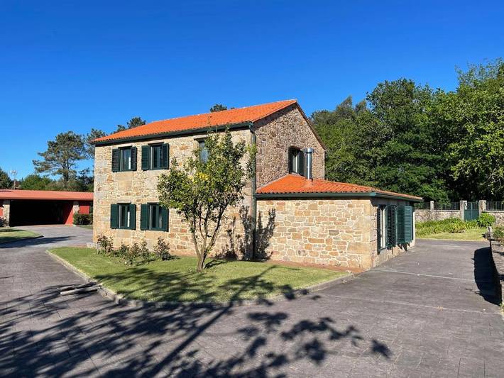 Casa rural para 8 personas, con Balcón y Terraza además de Jardín y Vistas en Moraña