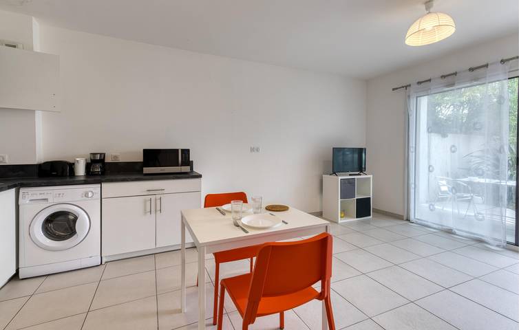 Appartamento intero, Accogliente appartamento con WiFi, parcheggio, giardino a 2 km dalla spiaggia in La Rochelle, La Rochelle e dintorni