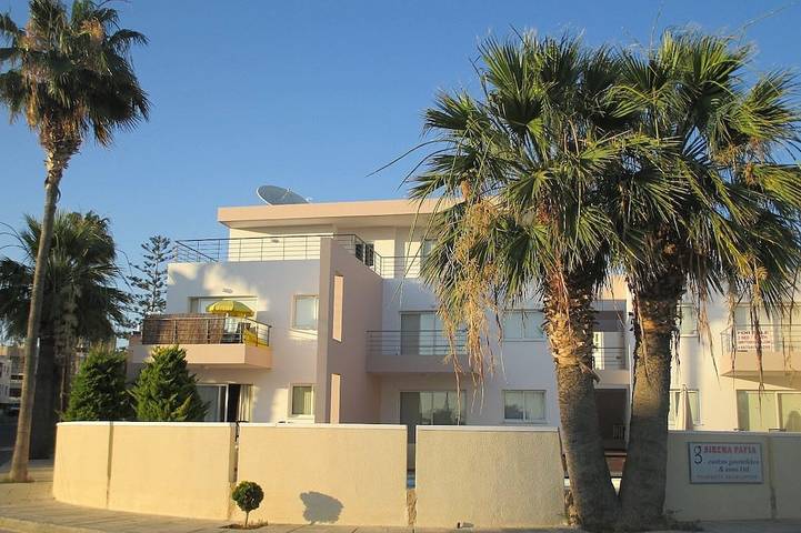 Ferienwohnung für 5 Personen, mit Balkon und Garten sowie Pool - 1