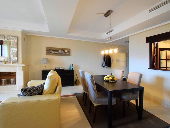 Gîte pour 4 personnes, avec piscine ainsi que balcon et bassin pour enfant, adapté aux familles à Ojén - 4