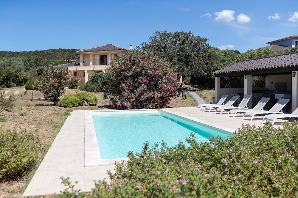 Seaside villa with heated pool and hammam 700m from the beach in Pianottoli-Caldarello, Arrondissement de Sartène