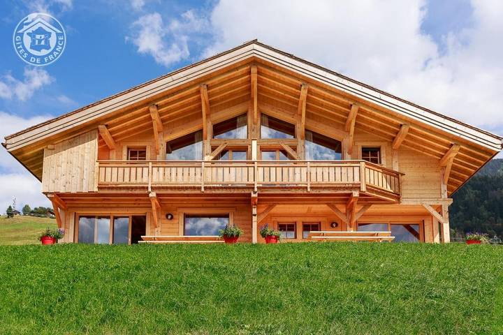 Gîte pour 12 personnes, avec terrasse et sauna