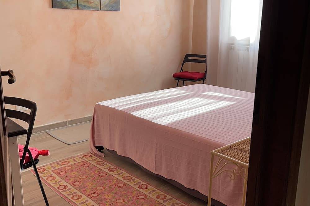 Eugenia House, Cozy double room in private house. in Torre del Lago Puccini, Viareggio