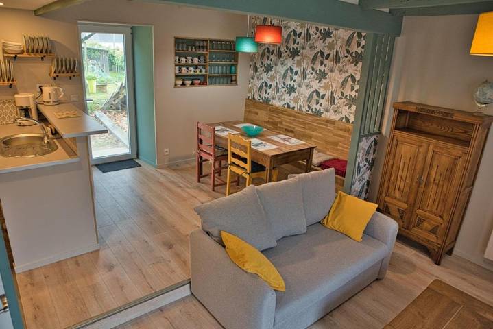 Gîte pour 4 personnes, avec jardin et vue, adapté aux familles à Le Cambout