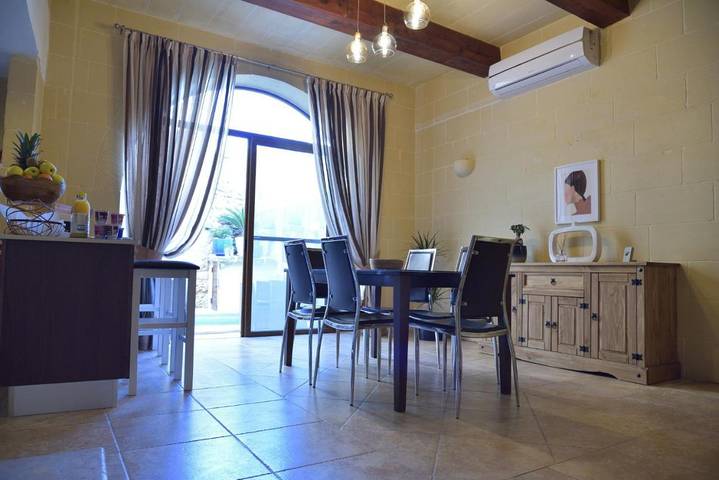 Chambre d’hôte pour 8 personnes, avec vue ainsi que terrasse et piscine dans Xaghra - 4