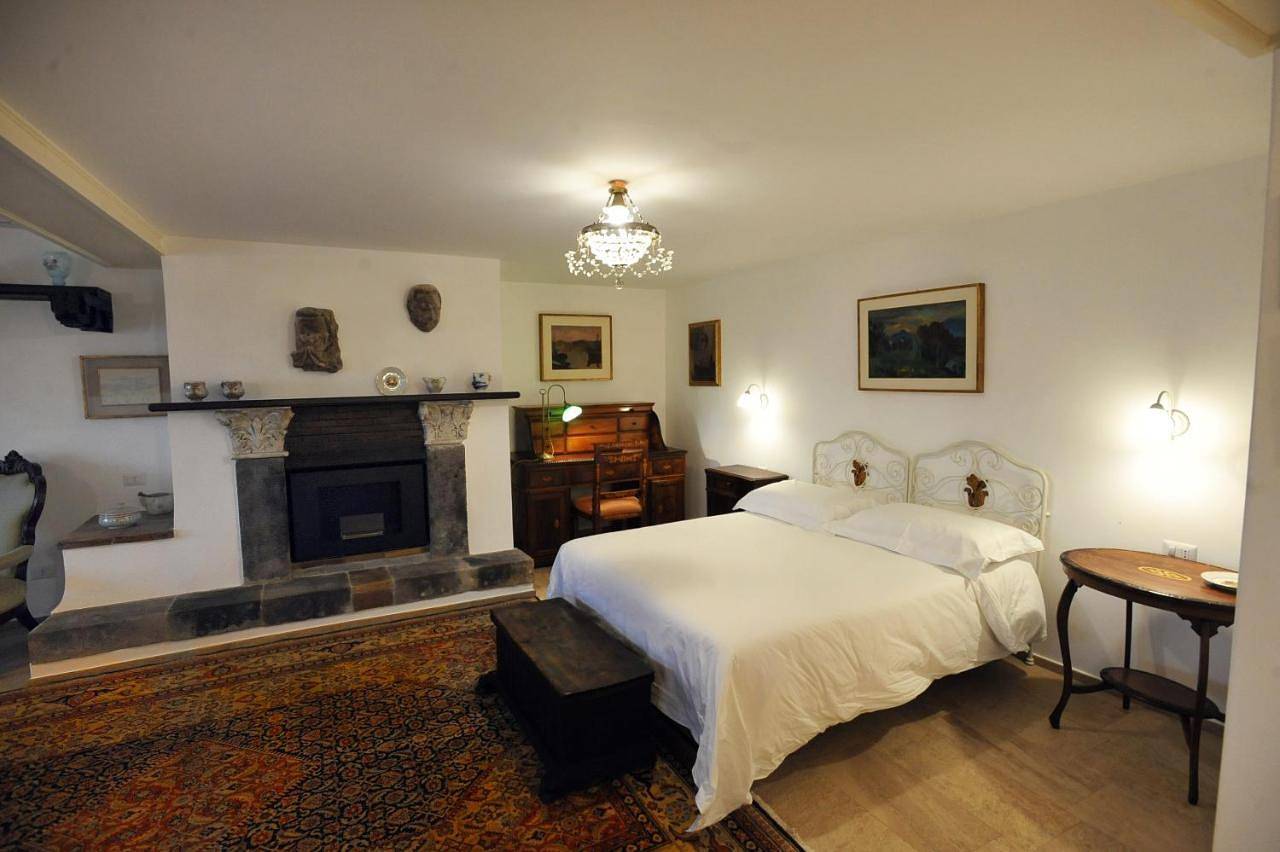 Double Room with Terrace in Trecastagni, Etna