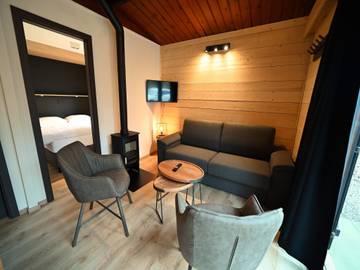 Gîte pour 6 personnes, avec terrasse et vue à Viroinval