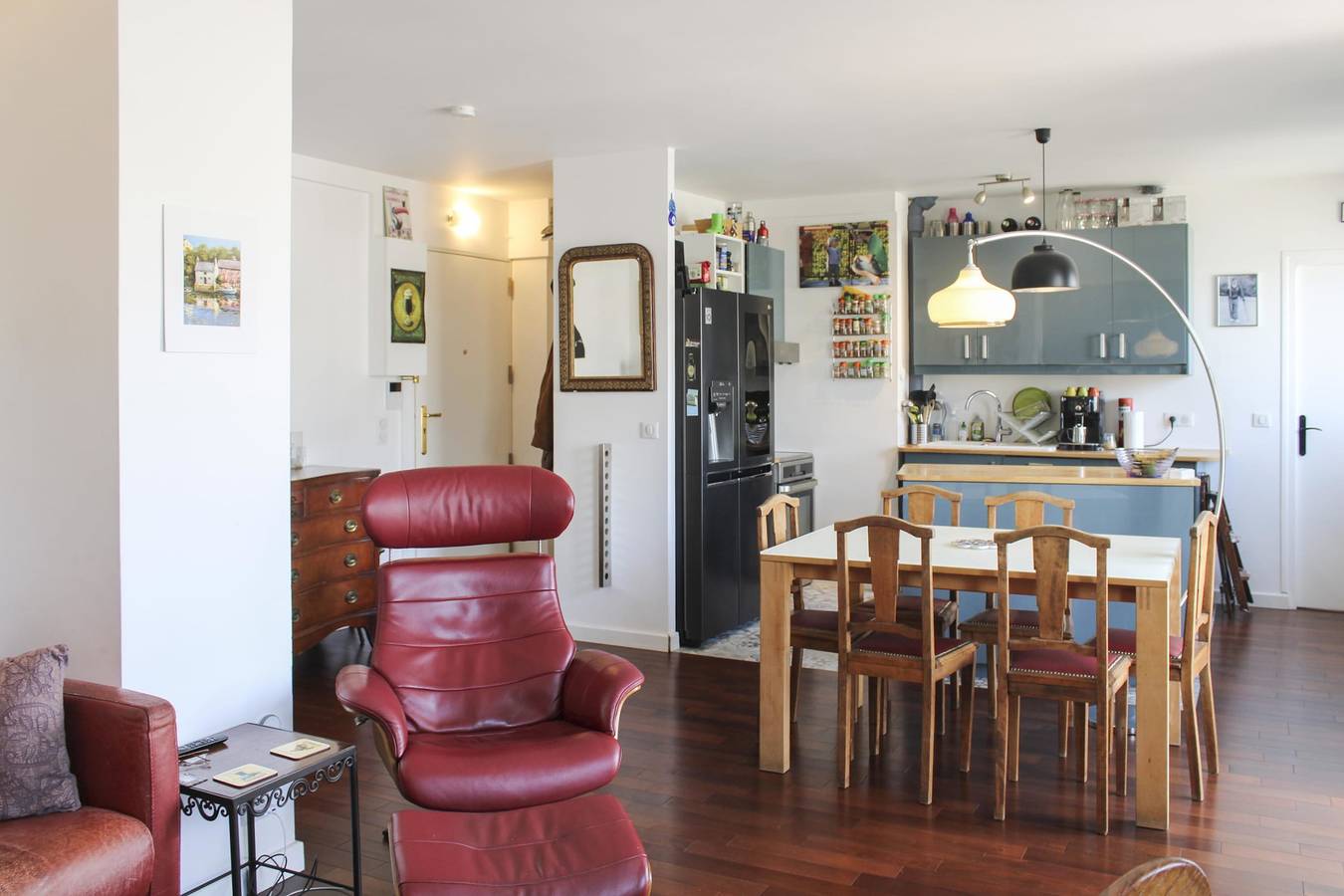 Entire apartment, Bright apartment with balcony - 6 people in Clichy, Hauts-de-Seine
