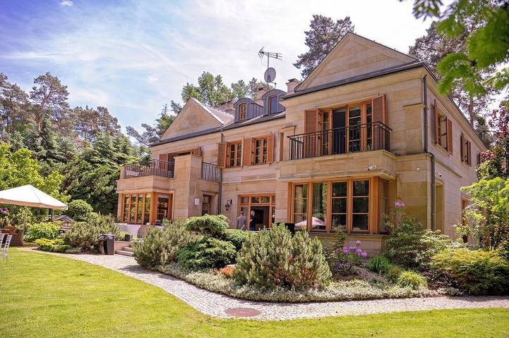 Vacation rental for 10 people, with yard and hot tub as well as sauna and balcony, with pets in Poland