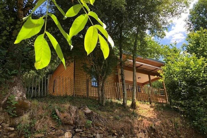 Gîte pour 5 personnes, avec balcon et piscine à Saint-Constant (homonymie)