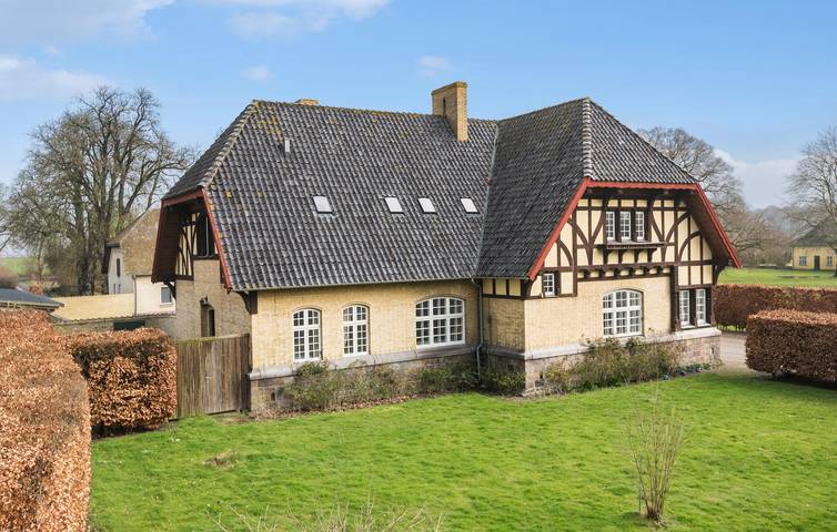 Ferienhaus für 15 Personen, mit Terrasse und Garten - 1