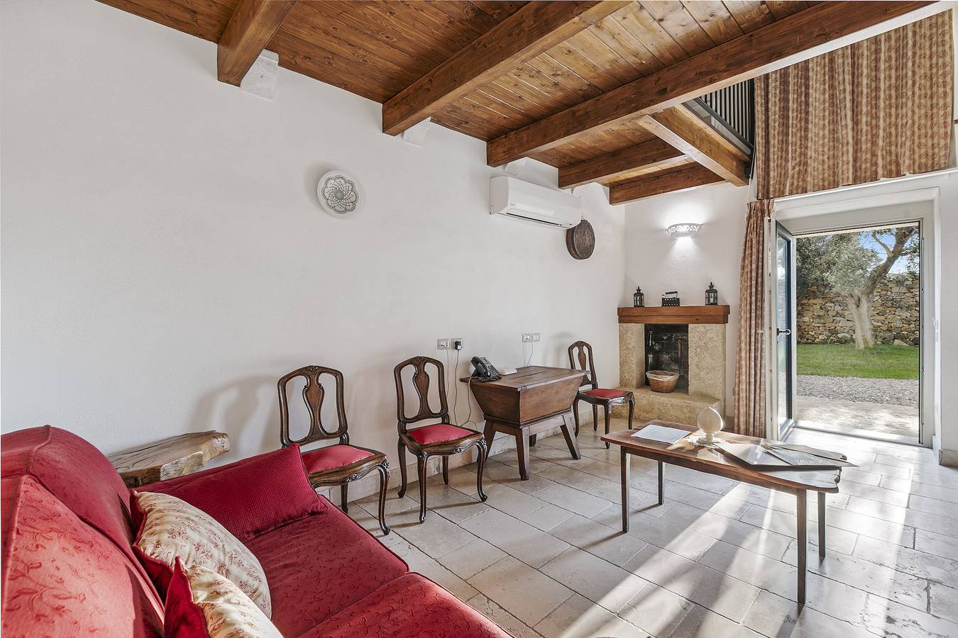 Masseria Antoglia Gelso Superior Room in Villa Castelli, Salento