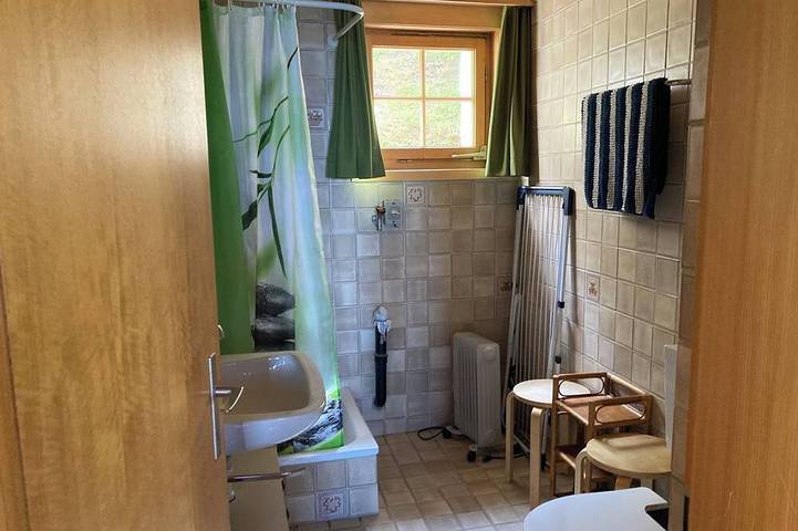 Ganze Wohnung, Chalet Saflischmannli 5-Bettwohnung, Dusche, Wc 5-Bettwohnung in Rosswald, Brig