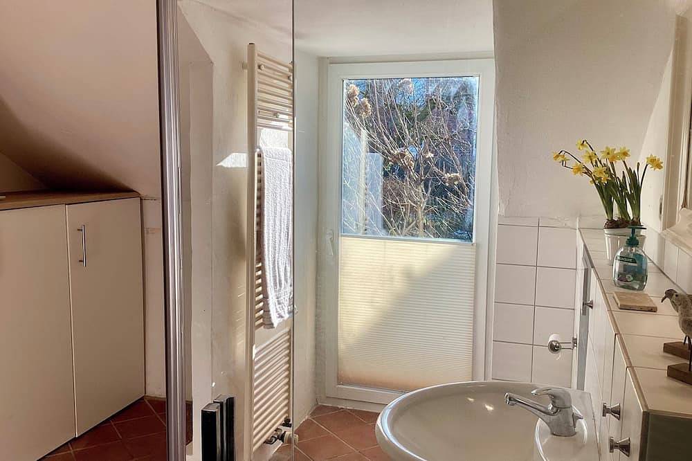 Ferienhaus Wolthuser Warf 3 - emden und meer - idyllisches Wohnen für 4 stadtnah in Emden, Ostfriesland