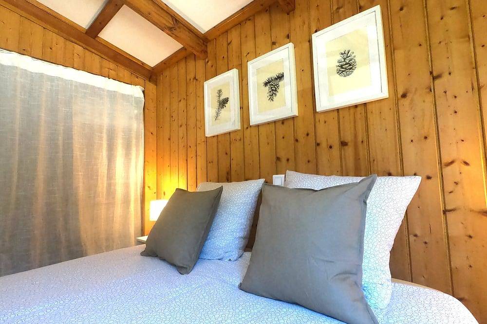Gîte \"balnéo\" Sous le Figuier, un Lieu de Détente au Coeur de la Pinède in Six-Fours-les-Plages, Côte méditerranéenne (France)