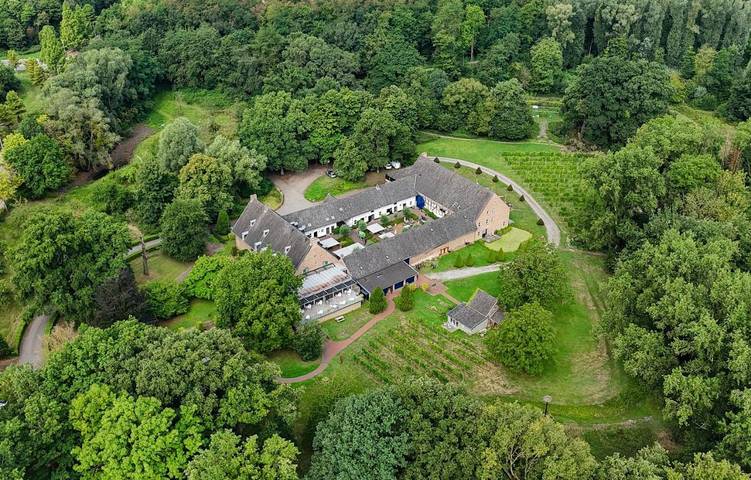 Hotel voor 2 personen, with Terras and Tuin as well as Uitzicht in Landgraaf