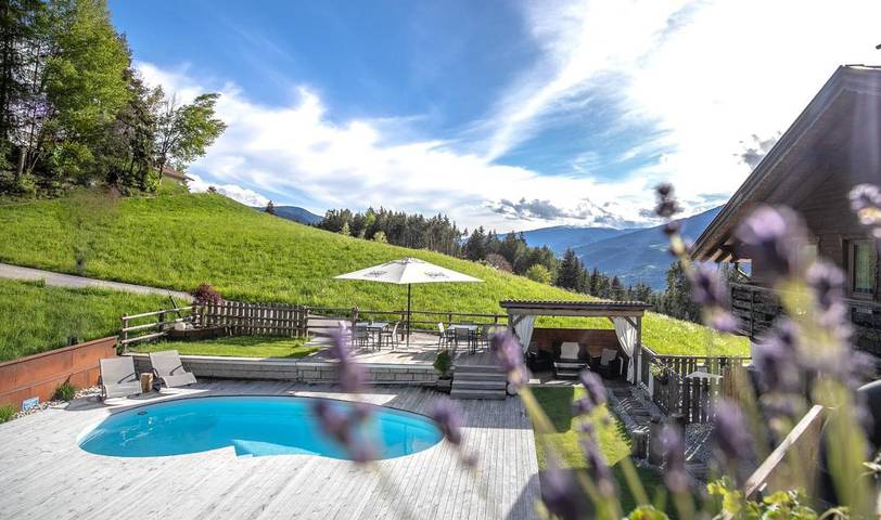 Appartement voor 4 personen, with Balkon and Terras as well as Tuin and Zwembad in Brixen