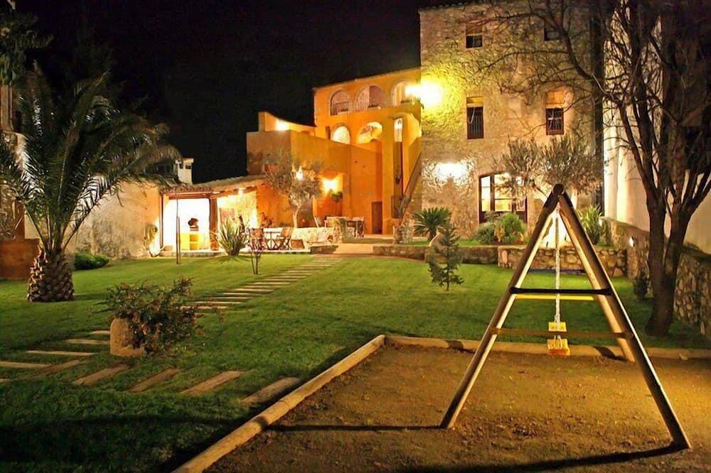 Ganze Wohnung, Ferienwohnungen Lobet - Costa Brava-Girona in Capmany, Oberampurien