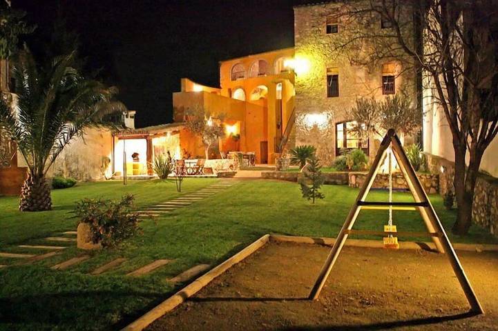 Ferienwohnung für 5 Personen, mit Balkon und Pool sowie Garten - 1