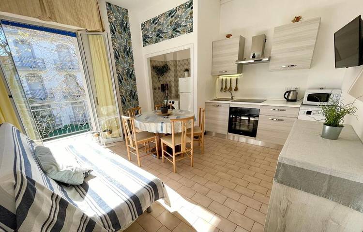 Appartamento per 4 persone, con Balcone e Terrazza nonché Piscina a Igea Marina