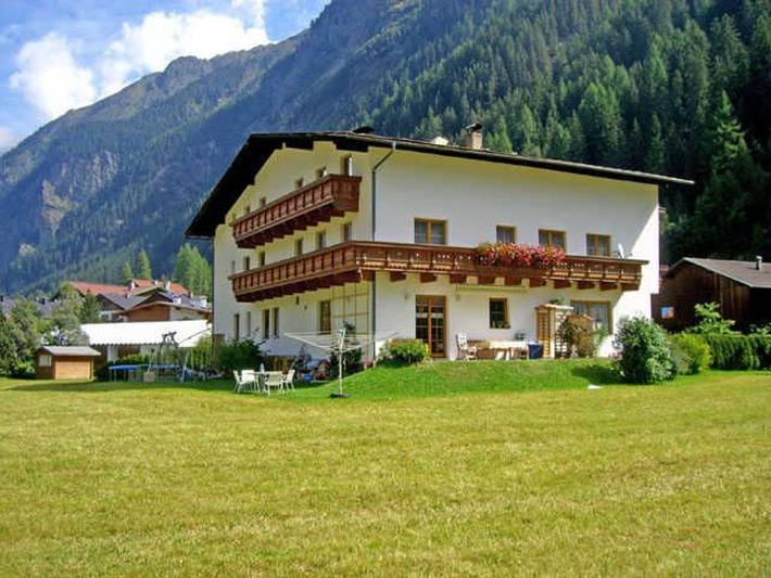 Ferienwohnung für 4 Personen, mit Balkon, kinderfreundlich in Kaunertal