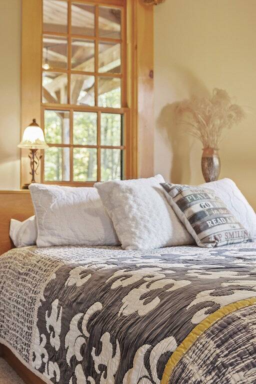 Central Escape is the perfect getaway for families and groups looking to explore New Hampshire’s Lakes Region and White Mountains. Relax in the private year-round hot tub, walk to Squam Lake, and enjoy easy access to skiing, hiking, and local dining in Center Harbor, Squam Lake