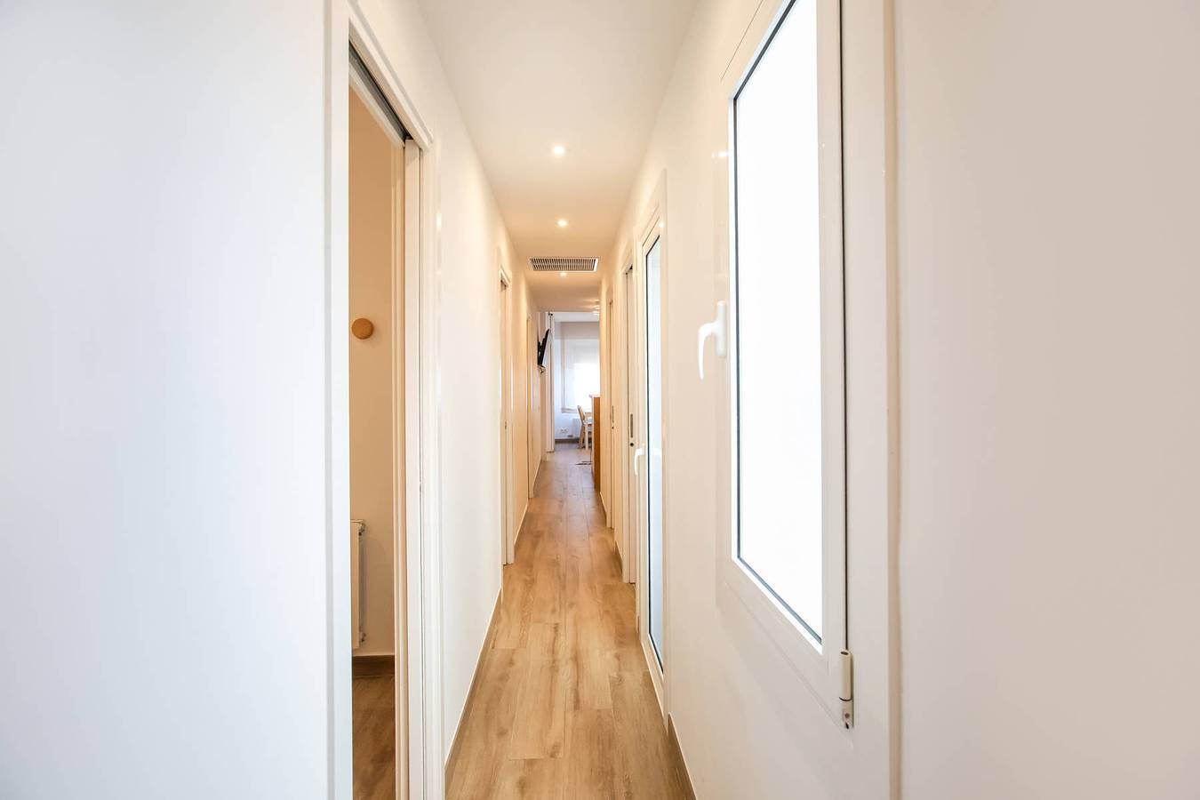 Entire apartment, 61Ind1124- Beautiful apartment near sagrada famili in Barcelona Centre, Barcelona