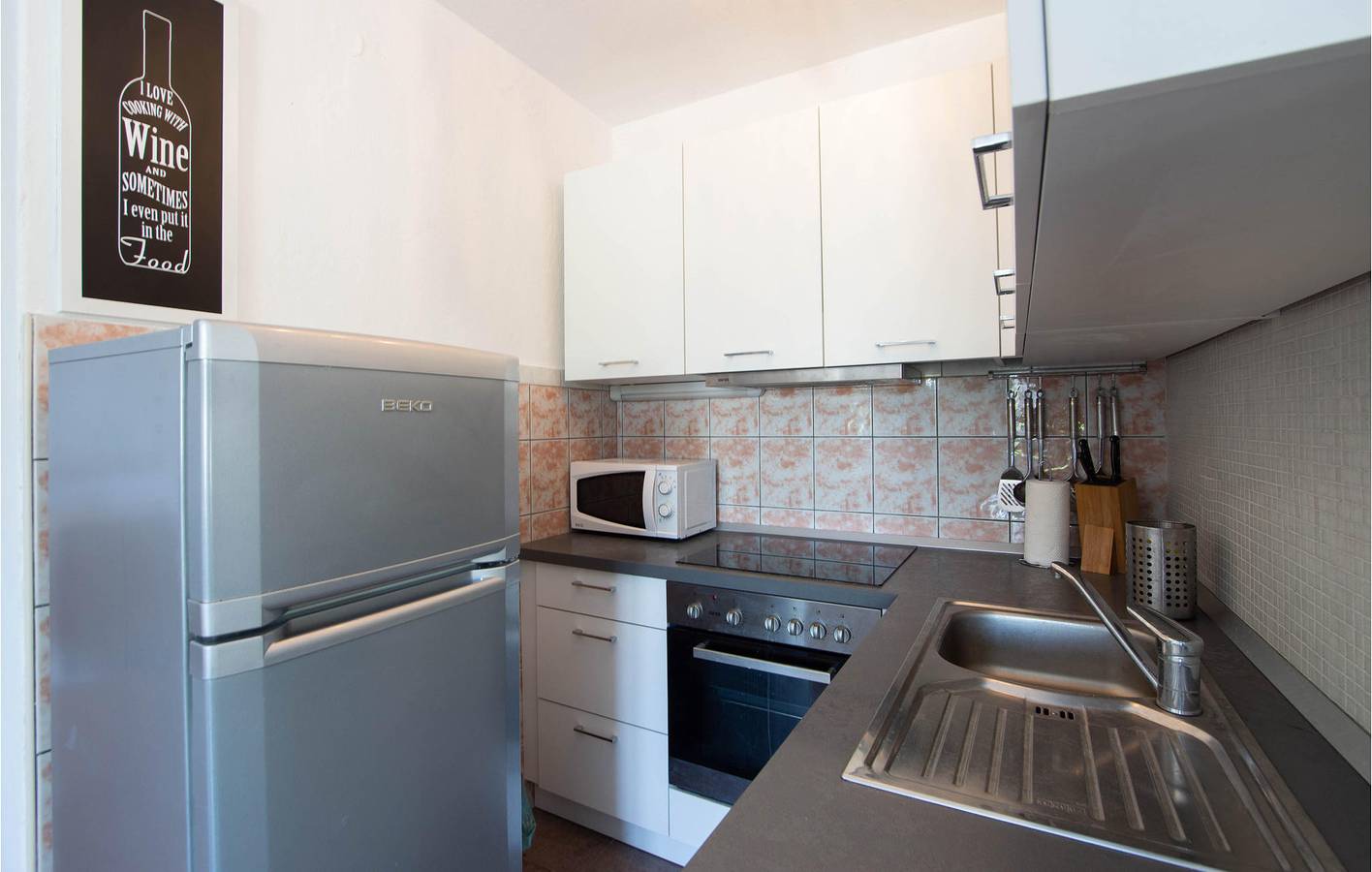 Zonnig verblijf aan het zwembad met terras & WiFi in Split-Dalmatië