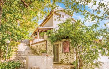 Ferienhaus für 7 Personen, mit Pool und Terrasse, mit Haustier in Norditalien