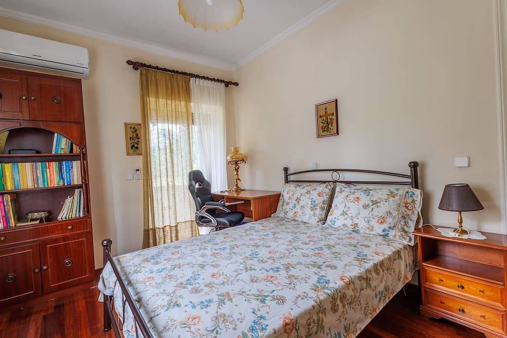 A peaceful place to stay with beautiful garden in Poulades, Korfu