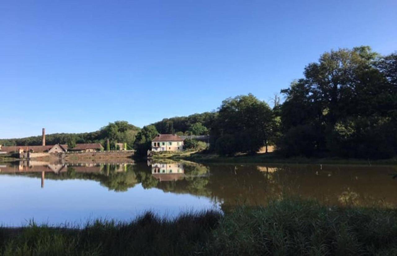Appartement entier, Apartment in Saint-Bonnet-Tronçais, Région de Montluçon