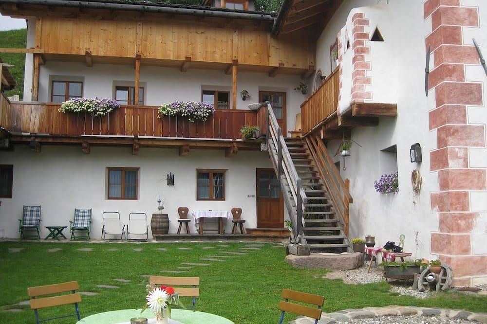 Ganze Wohnung, Fewoprantschur- Vielseitiger Urlaub, sehr Ruhige Lage mit \"Dolomiten\" Blick in Sankt Peter Tal, Lajen