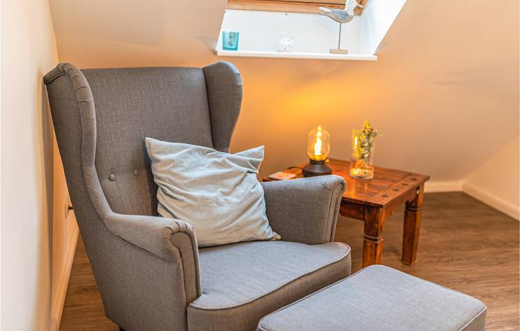 Strandnahes 90m² Apartment mit Parkplatz, Terrasse & WiFi in Friedrichskoog-Spitze, Friedrichskoog
