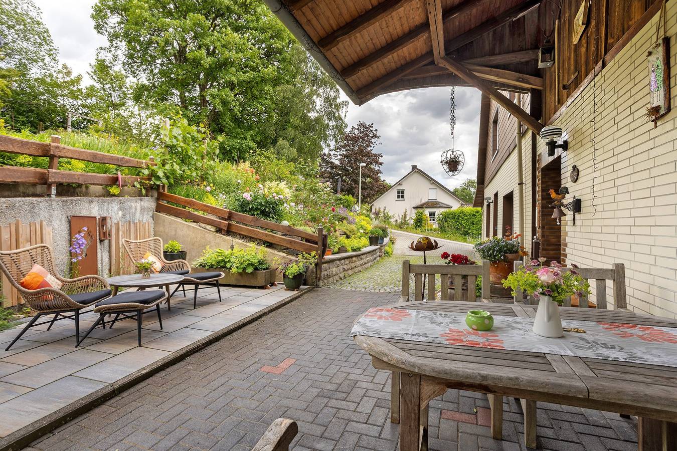 Ganze Wohnung, Apartment 'Zur Waldroute' mit Gemeinschaftsterrasse, privatem Garten und Wlan in Hirschberg (Warstein), Warstein
