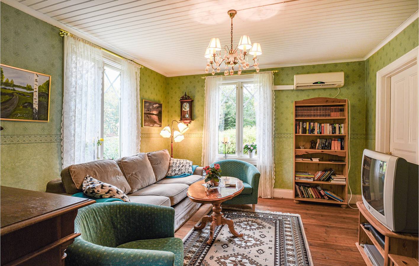 Ferienhaus für 6 Personen mit Terrasse in Hova, Gullspang