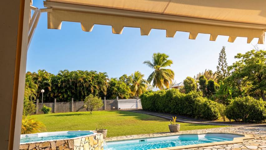 Villa con piscina privada en Petit-Bourg, 100 m² in Petit-Bourg, Guadalupe