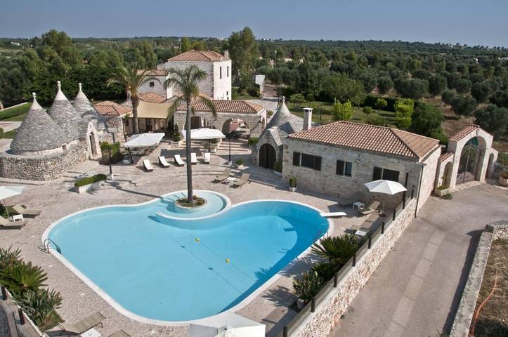 Agriturismo per 18 persone, con Balcone e Idromassaggio nonché Terrazza e Giardino a Ceglie Messapica