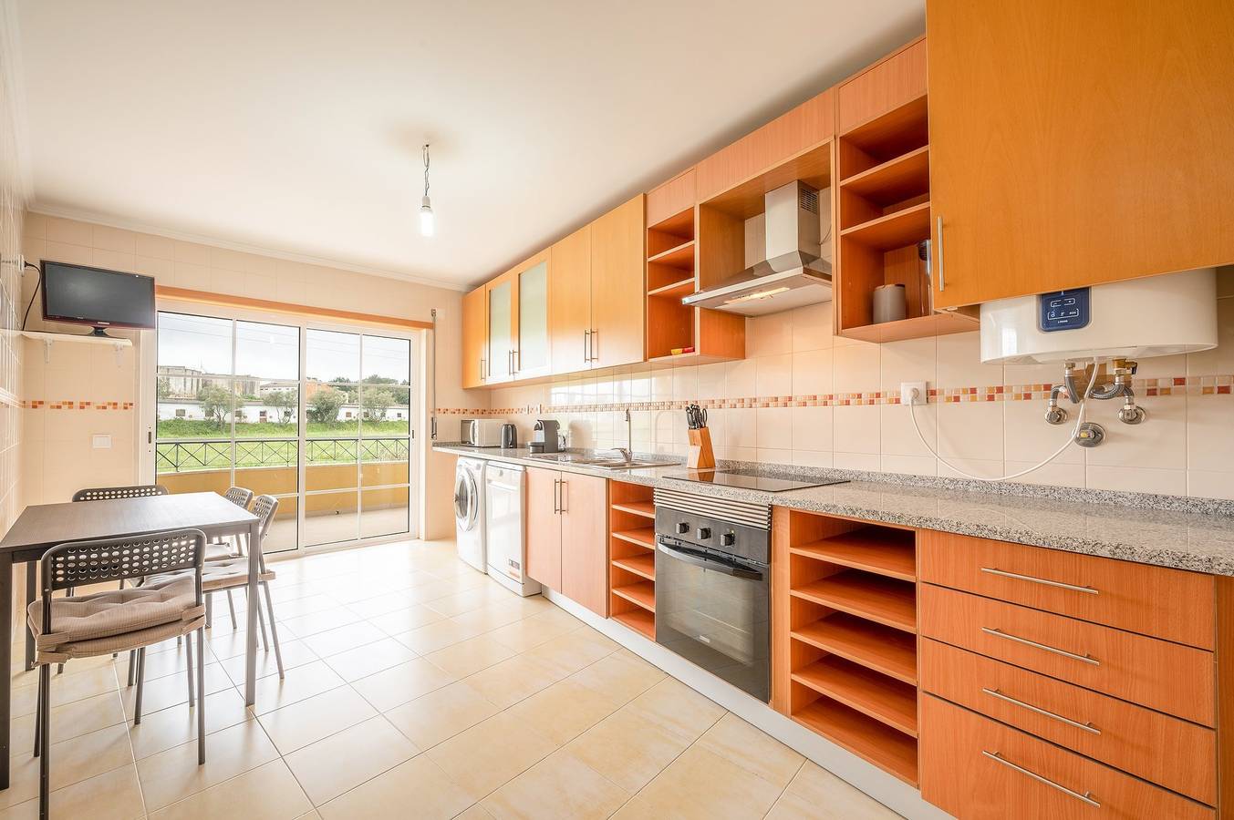 Ganze Wohnung, Ferienwohnung für 5 Personen mit Balkon in Cartaxo e Vale da Pinta, Santarém Distrikt