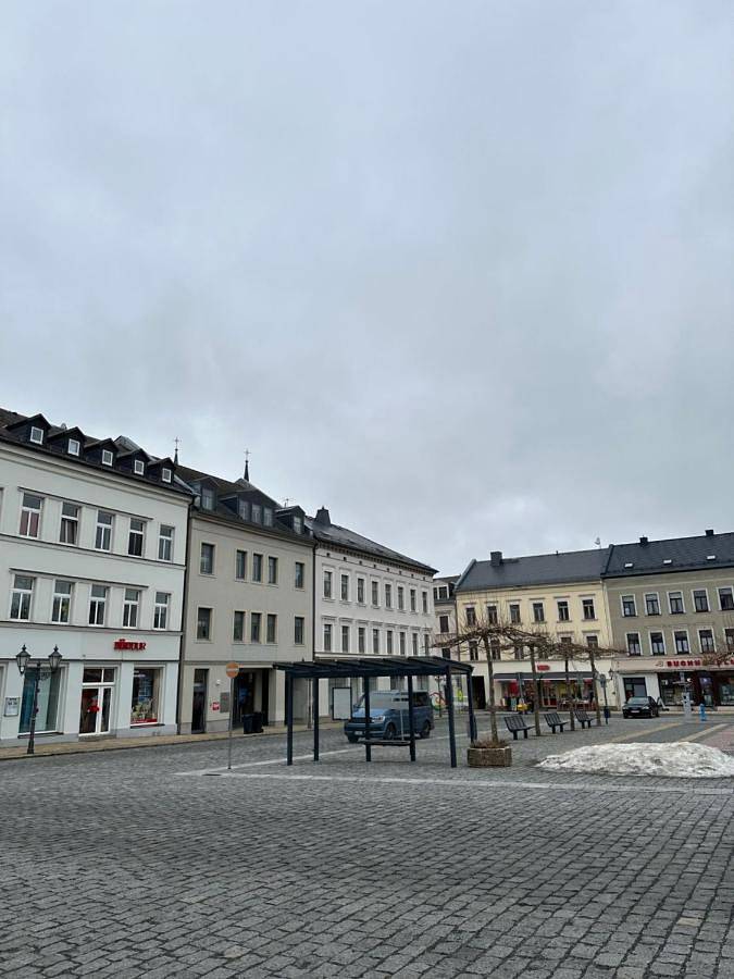 Ferienwohnung für 6 Personen, mit Balkon und Terrasse sowie Ausblick in Oelsnitz - 2