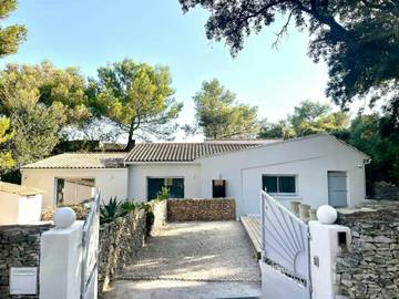 Maison De Vacances pour 8 Personnes dans Nîmes, Région de Nîmes, Photo 1