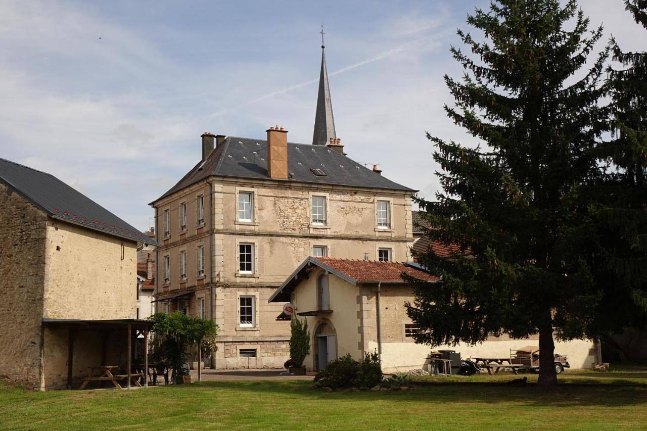 Double Room in Fougerolles, Haute-Saône